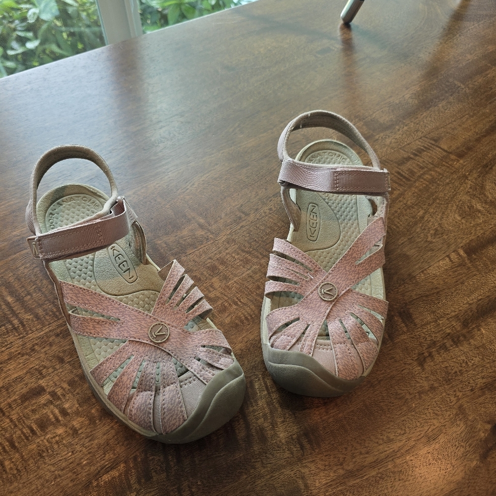 Keen Rose Sandal – Fawn/Pink Tan (1027409) Women’s Size 7 – Excellent condition